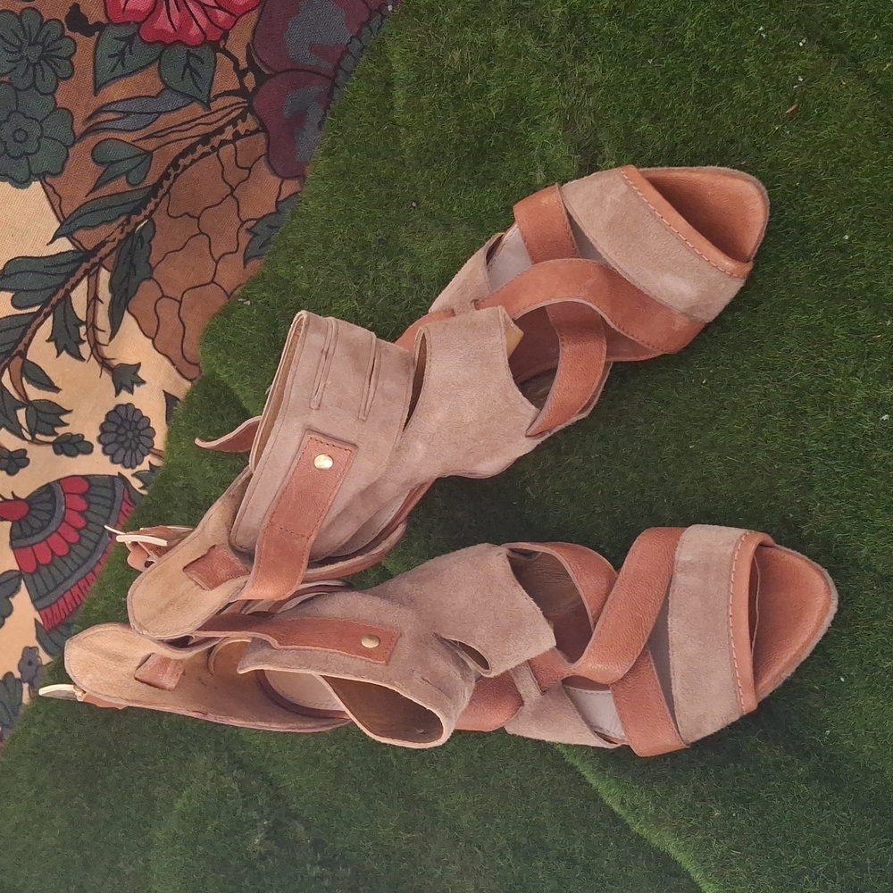 Vintage spike sandals in leather and suede side buckle